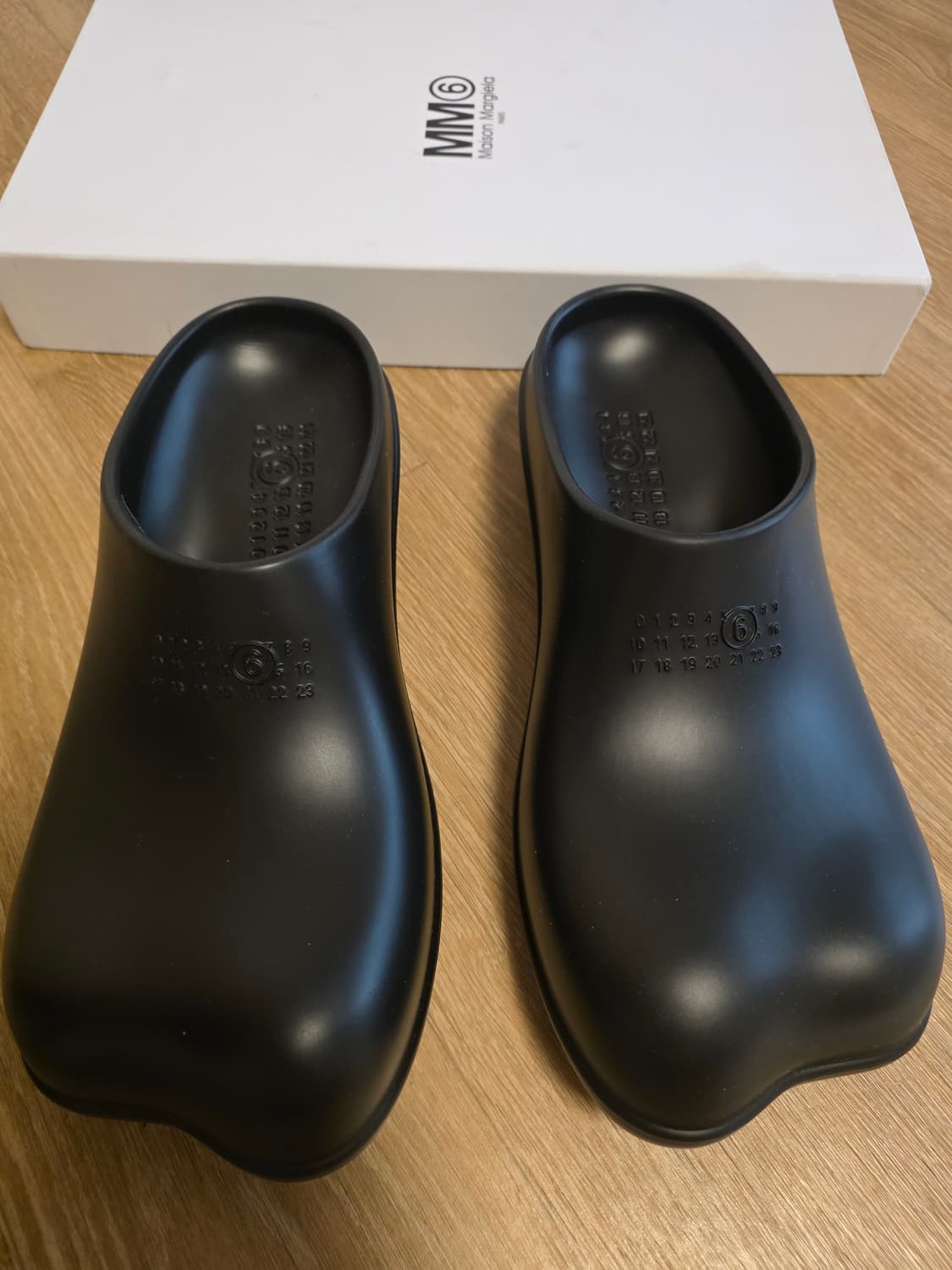 메종마르지엘라 아나토믹 클로그 슬리퍼 블랙 상품이미지2