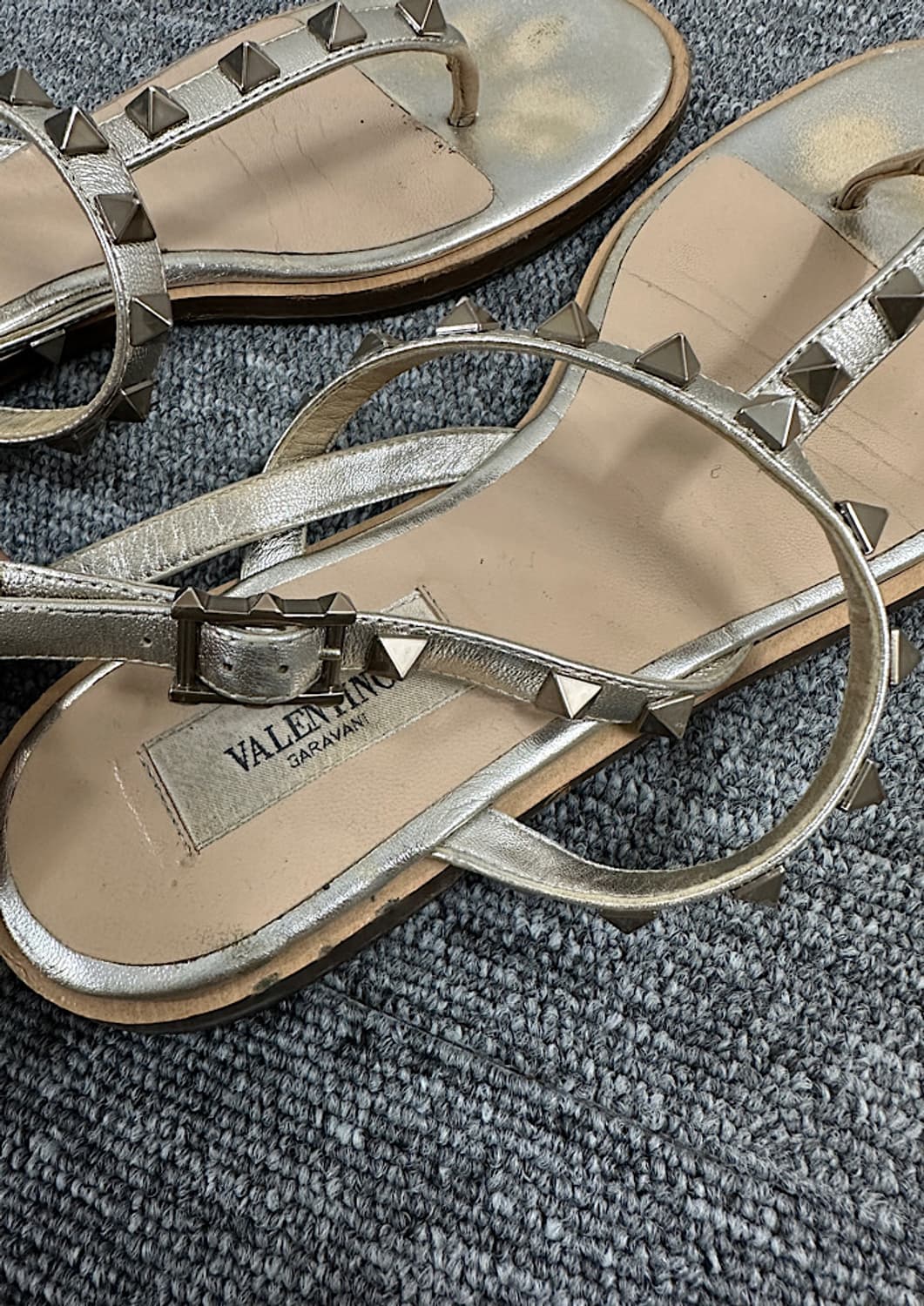 발렌티노 락스터드 샌들 235 상품이미지5