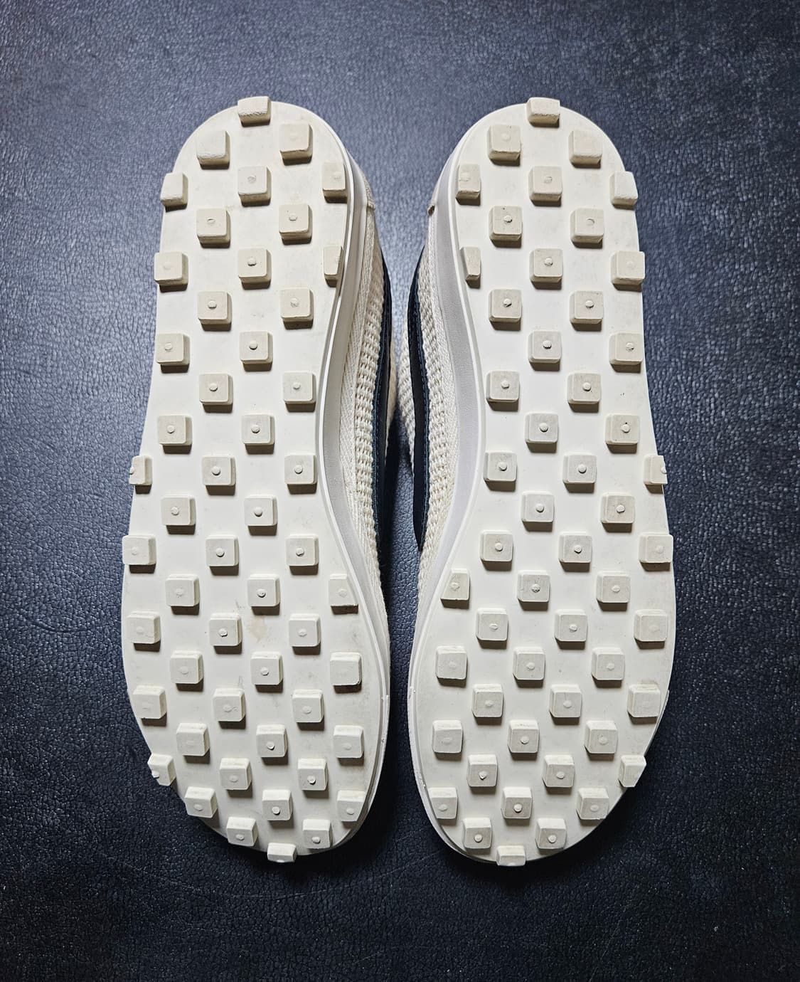 255 나이키 X 보디 아스트로그래버 라이트 크림 앤 블랙 상품이미지3