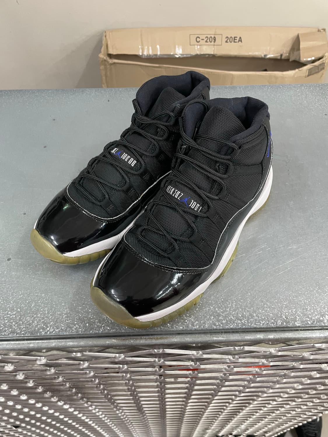 나이키 조던 11 레트로 스페이스 잼 250 상품이미지2