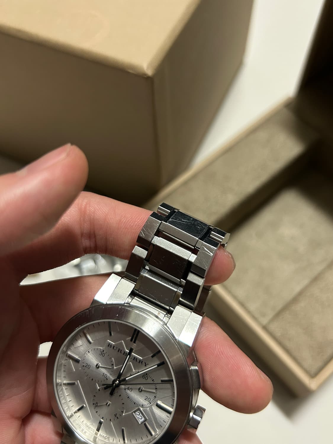 버버리 크로노그래프 쿼츠 메탈시계 상품이미지4