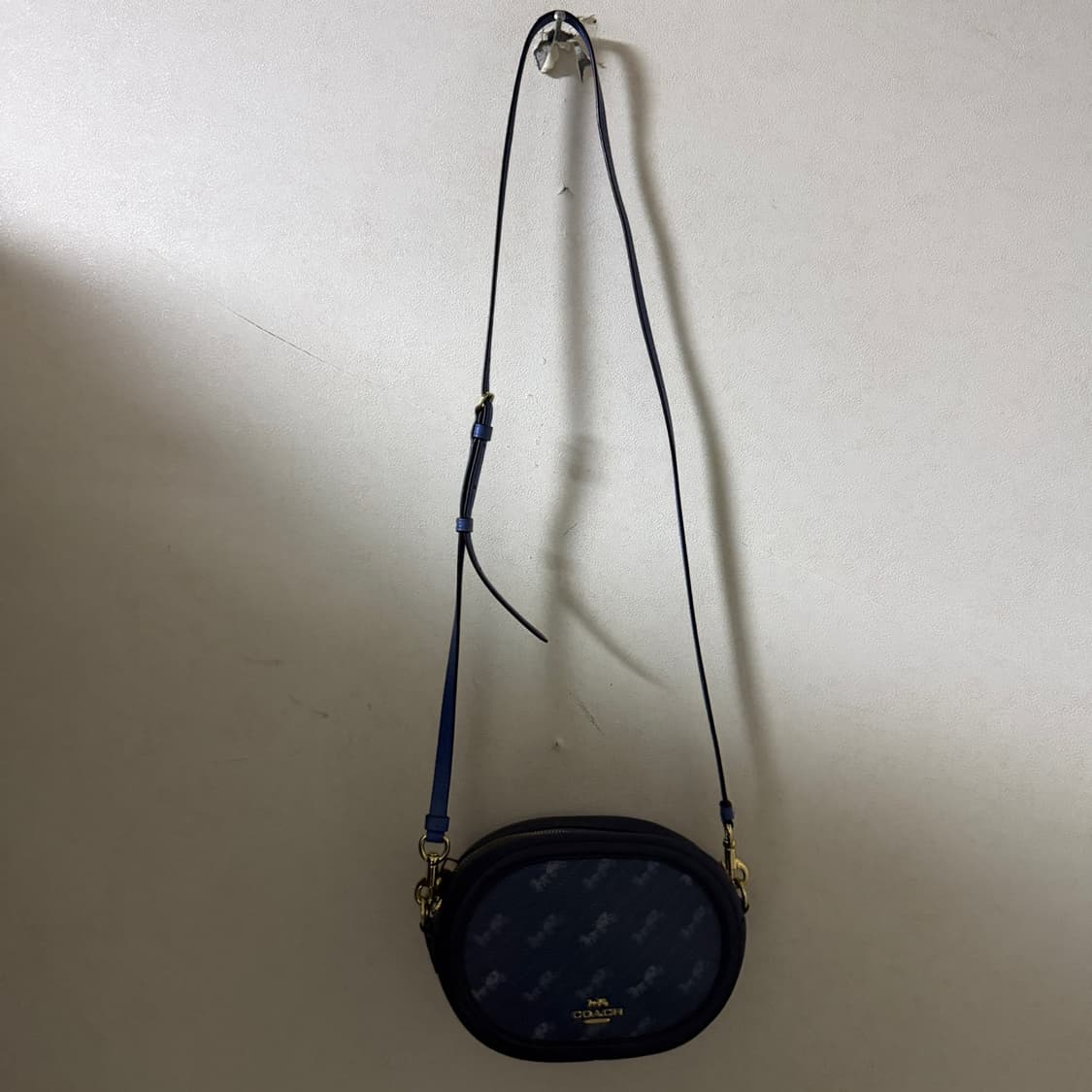 코치 홀스 앤 캐리지 카메라백 블루 상품이미지6