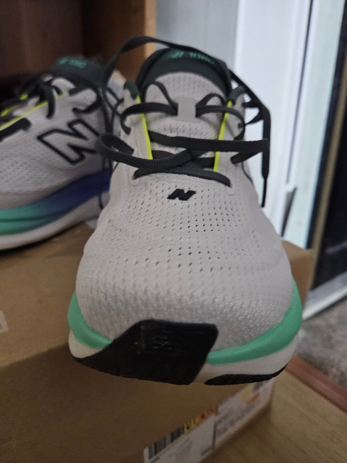 뉴발란스 1080 v15 런닝화 4e 265

 상품이미지3