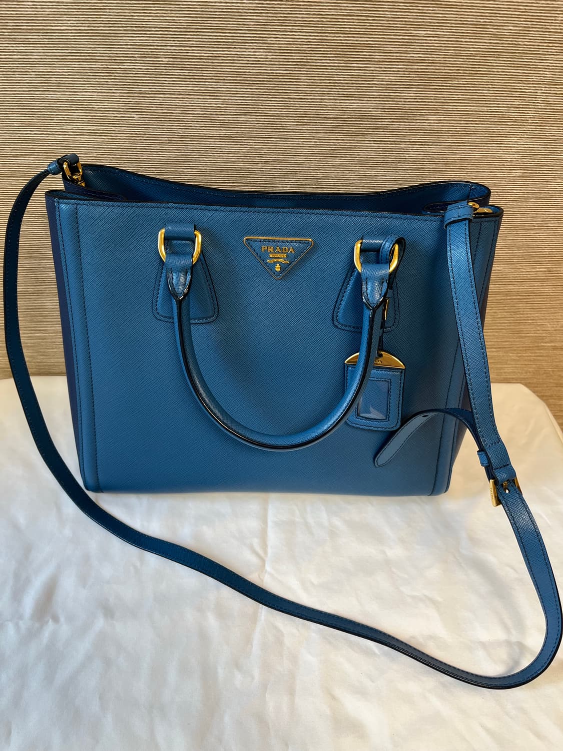 프라다 사피아노 더블 지퍼 사첼백 블루 상품이미지7