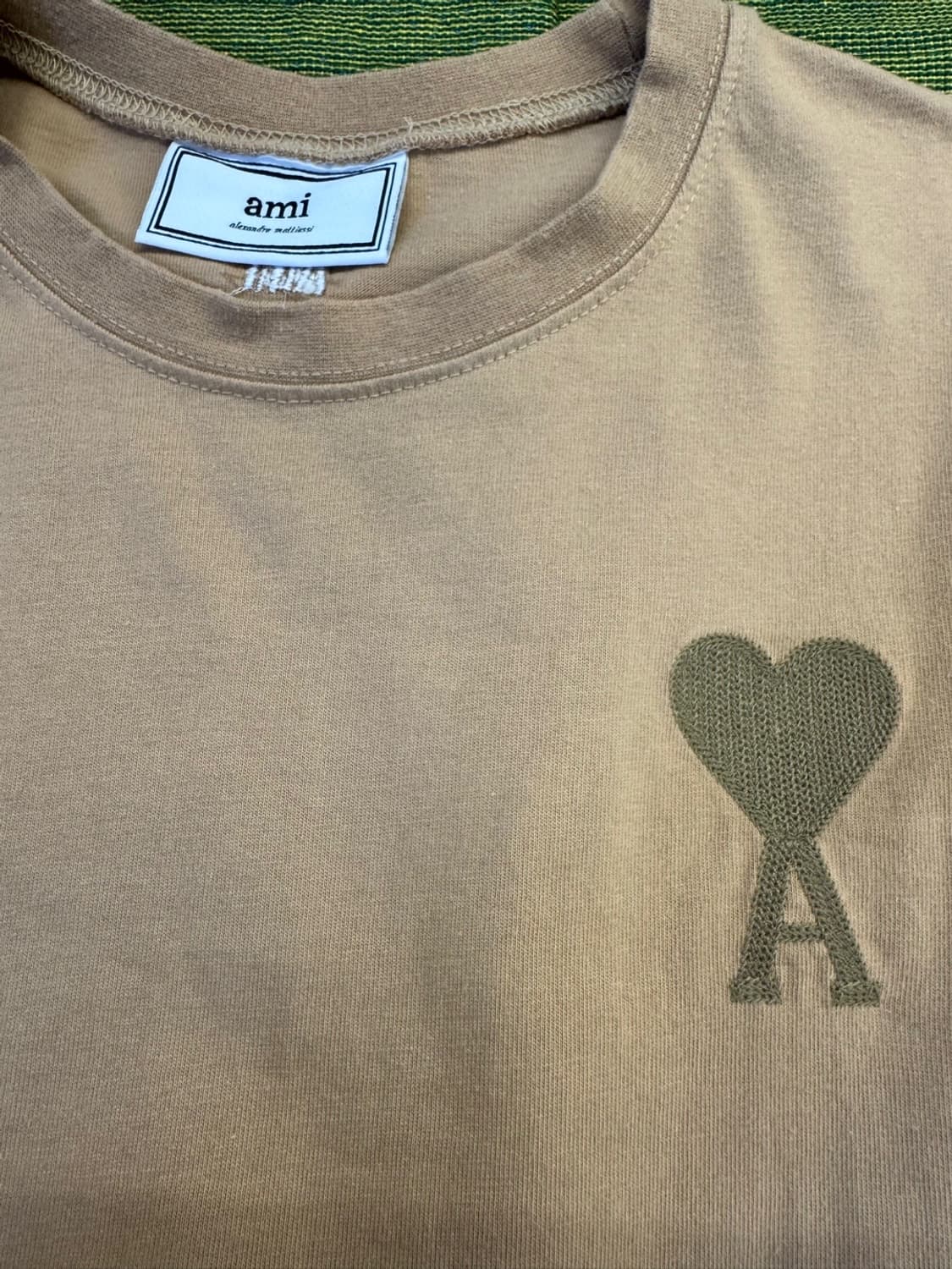 아미 베이지 자수로고 반팔 티셔츠 상품이미지4