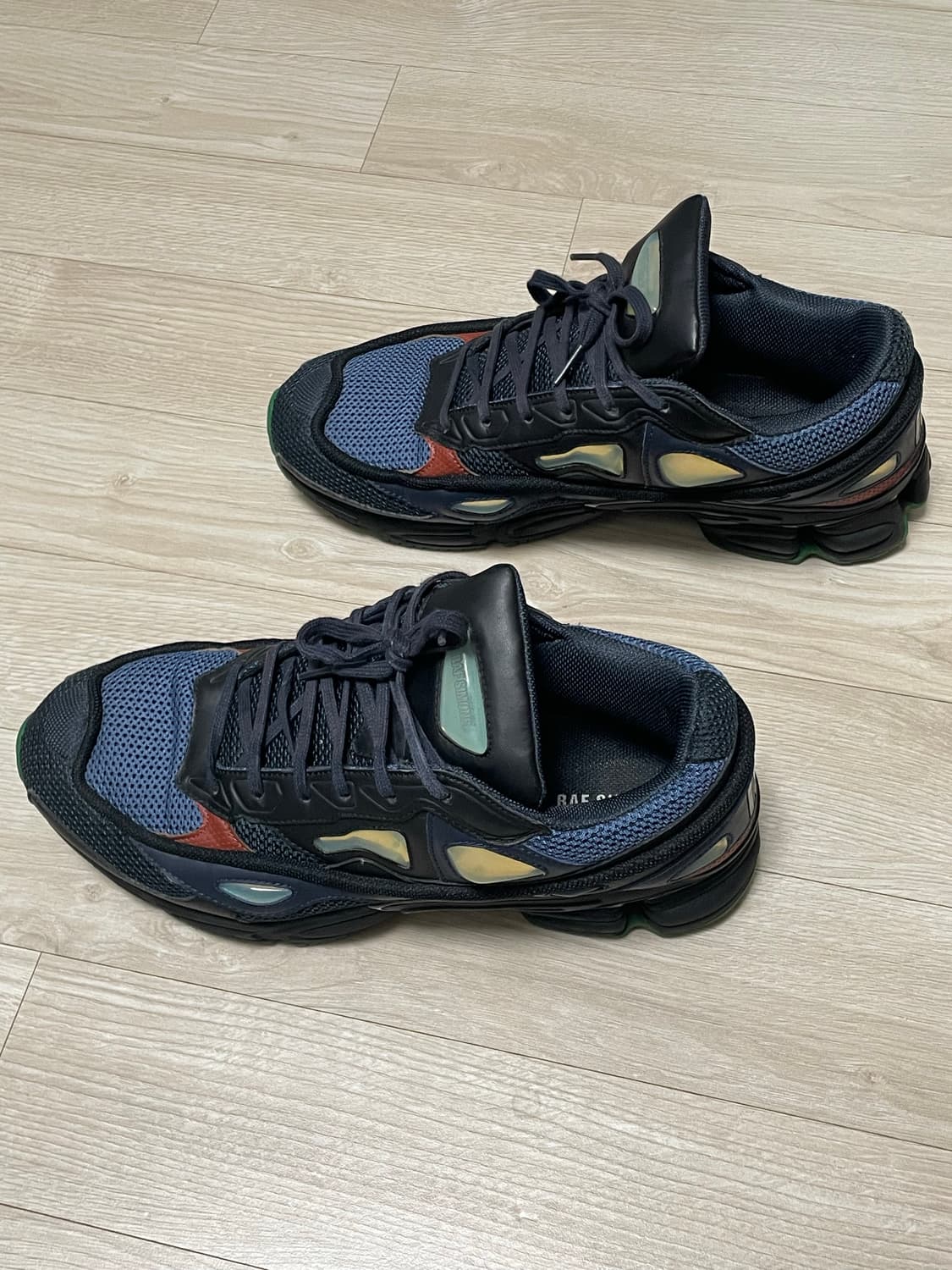 아디다스 라프시몬스 오즈위고 스니커즈 나이트 마린 285 상품이미지2