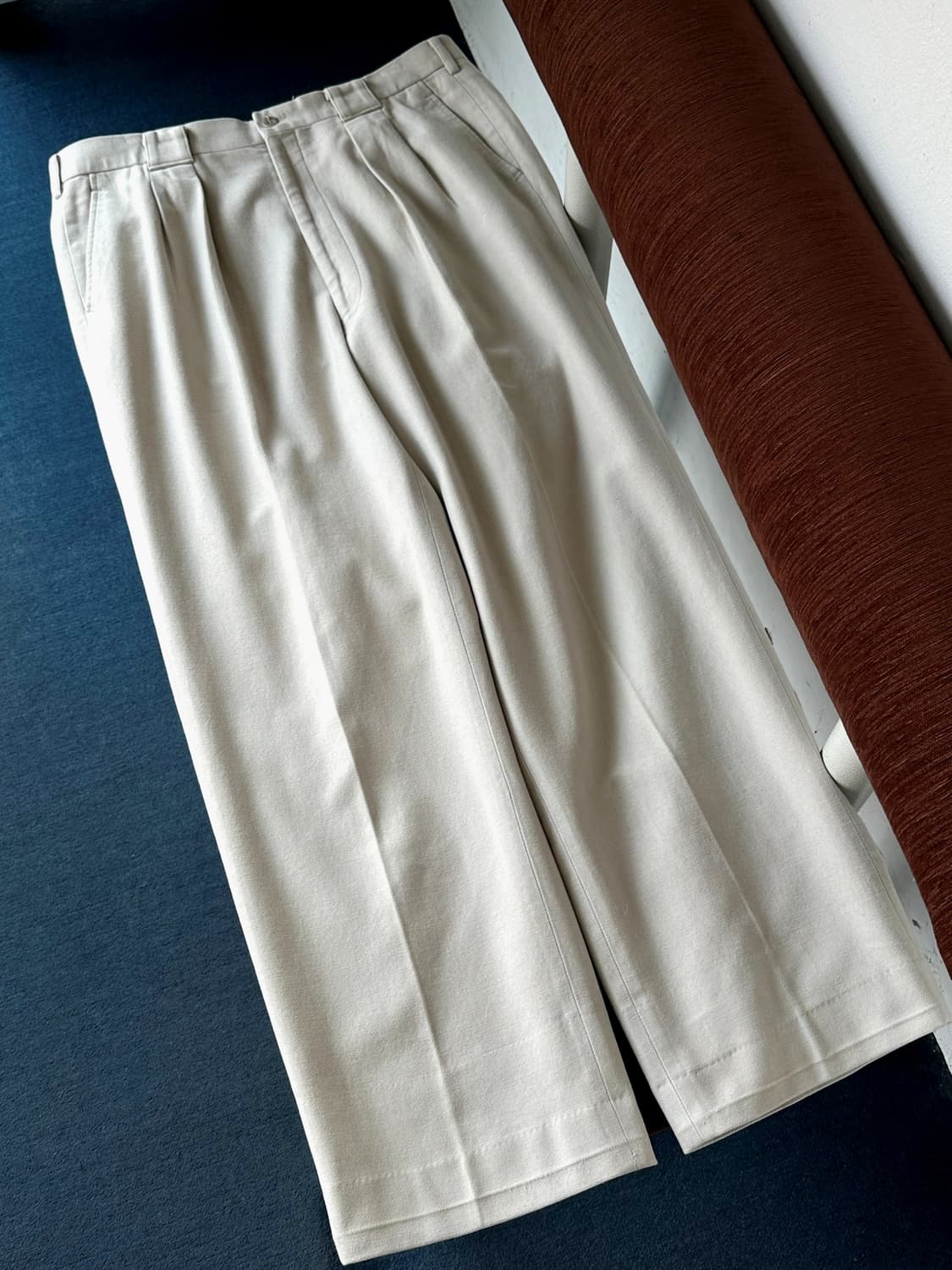Brushed cotton two tuck wide chino pants 상품이미지4