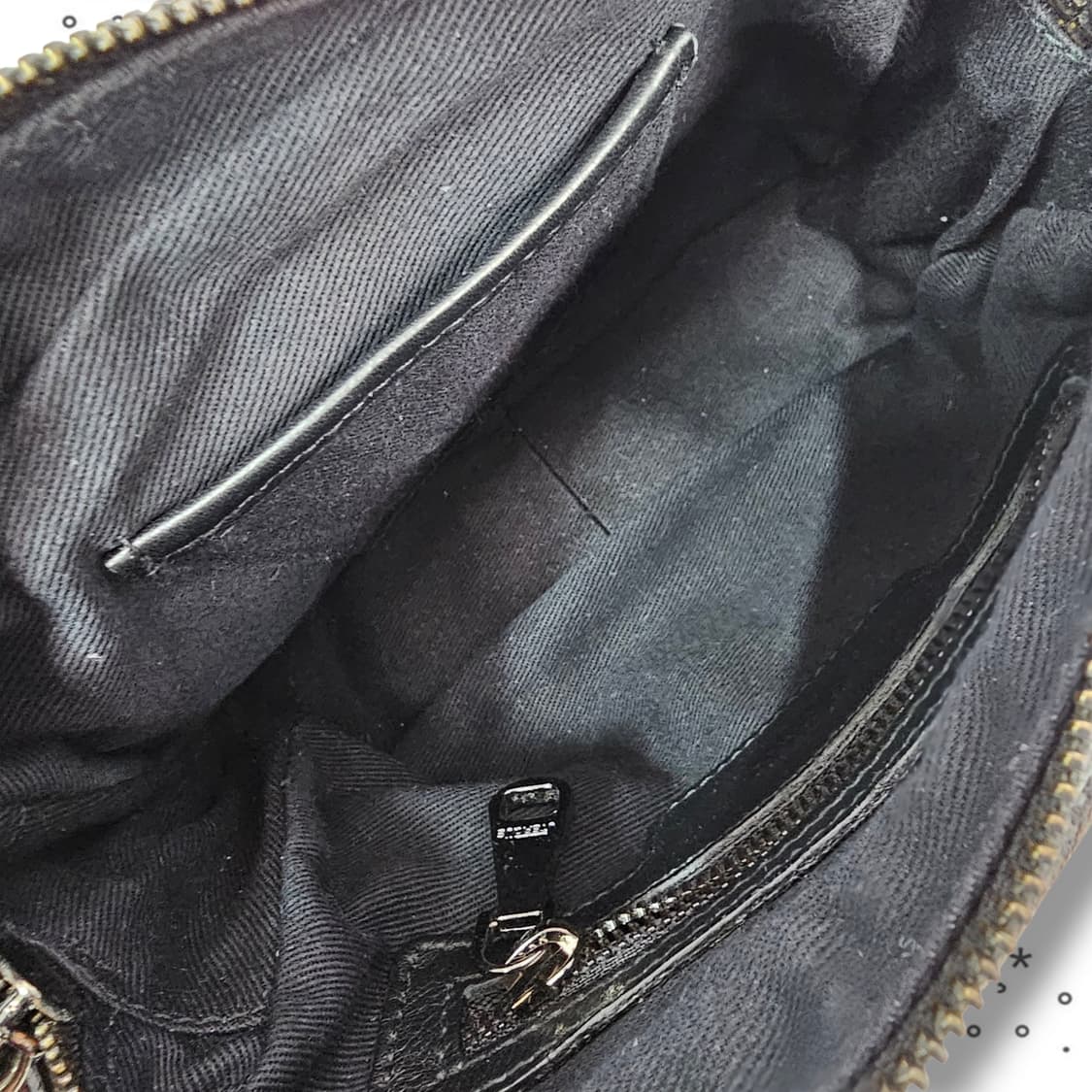 Uterque 스터드 악마 날개 크로스백 상품이미지8