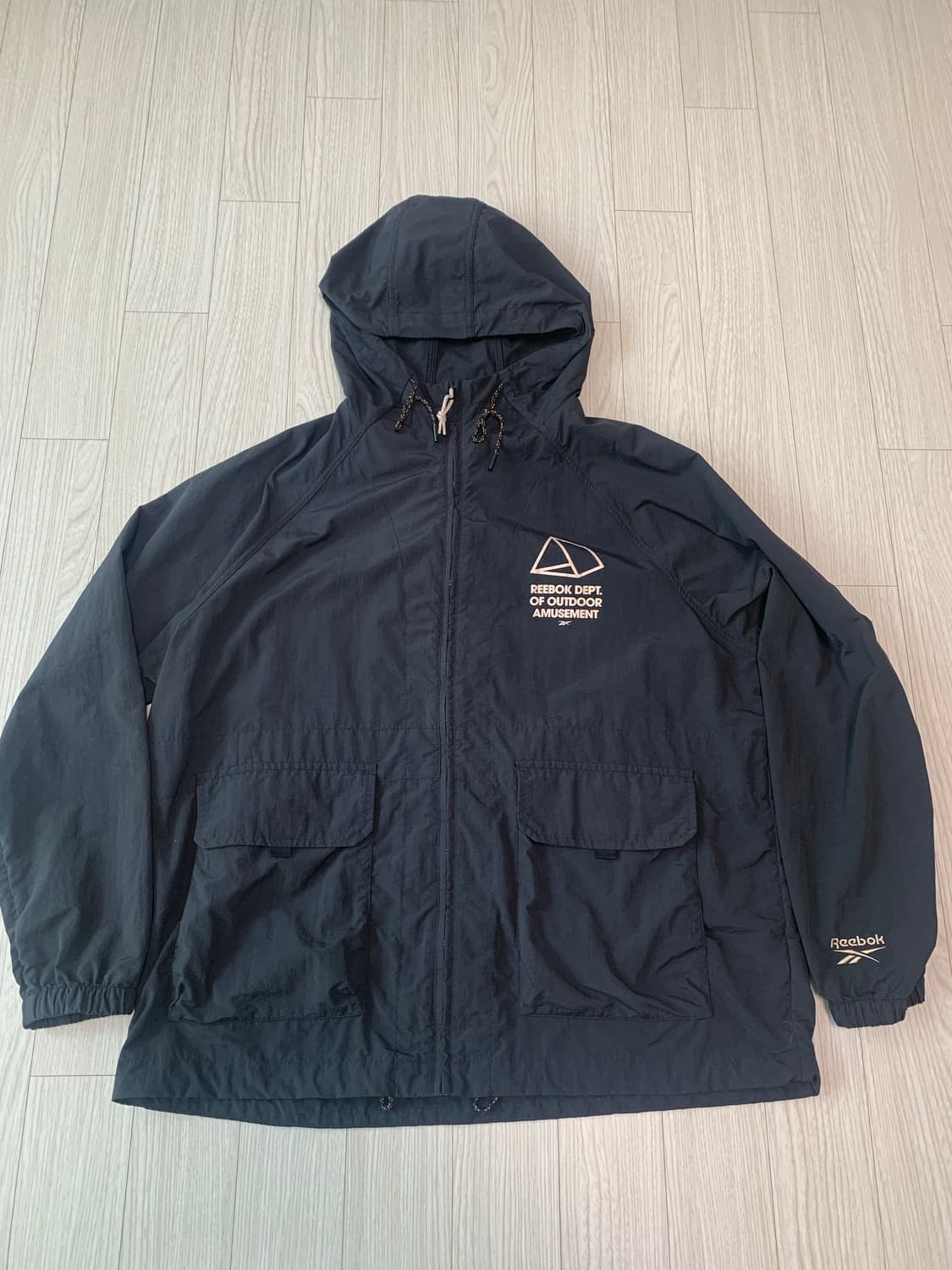 리복 아웃도어 어뮤즈먼트 후드 윈드브레이커 상품이미지1