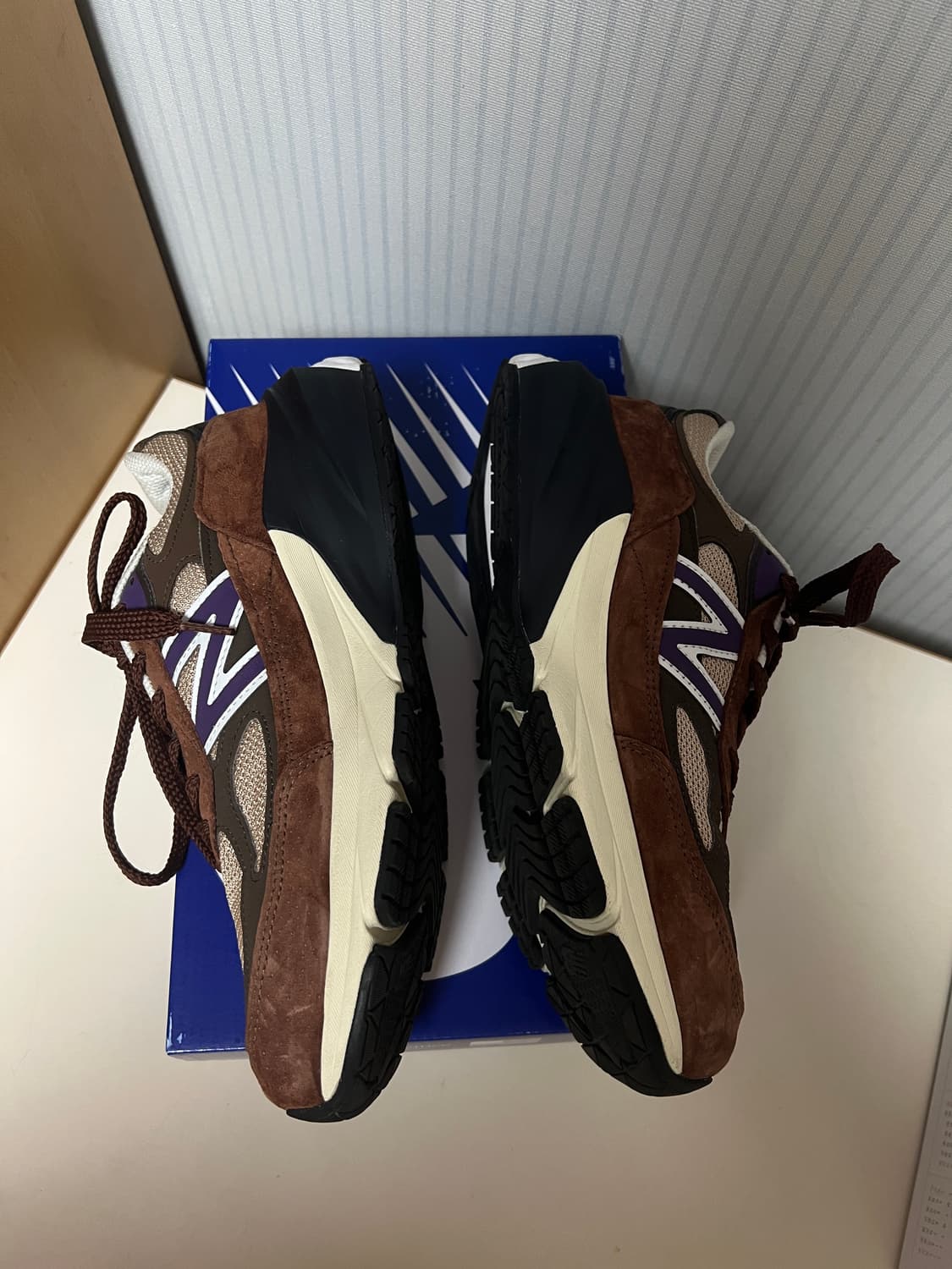뉴발란스 990v6 메이드 인 USA 리치 오크 코스믹 그레이프 상품이미지3