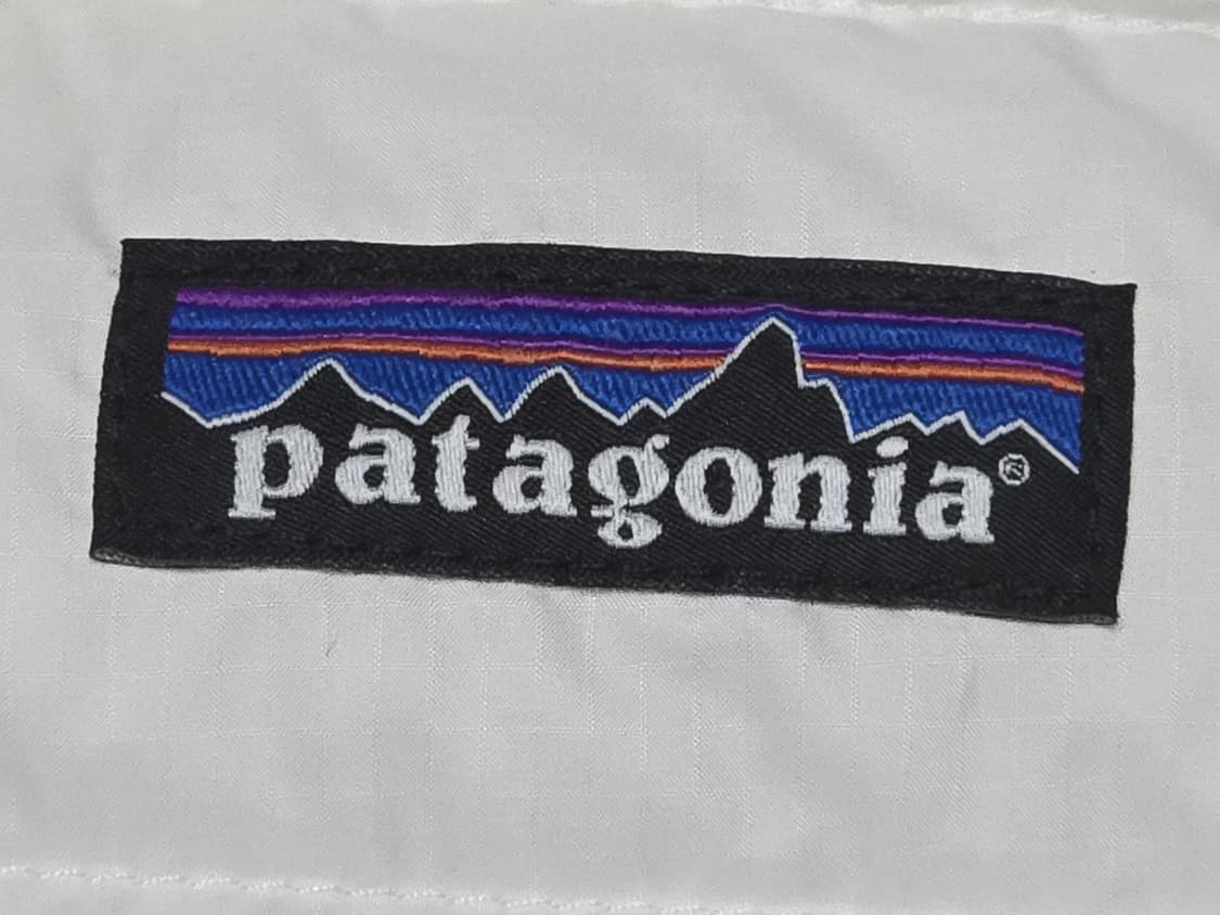 파타고니아 후디 경량패딩 화이트 상품이미지3