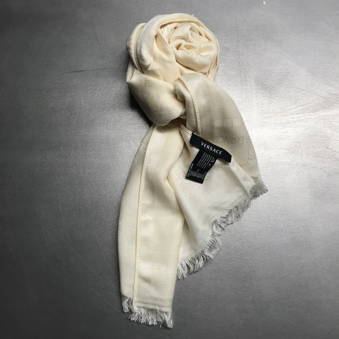 베르사체 실크 스카프 상품이미지1