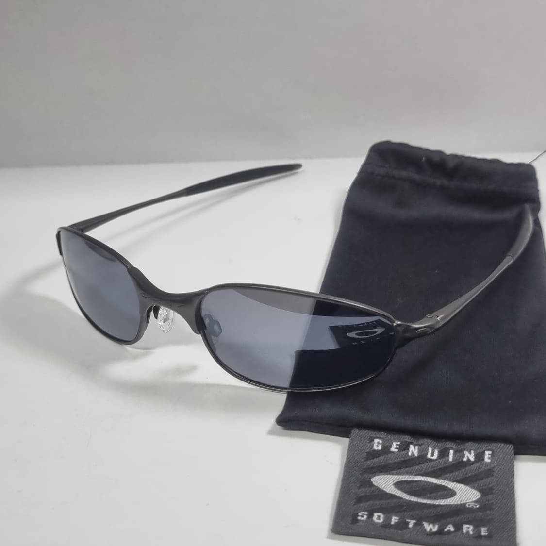 오클리 A-와이어 스프링 다크 새렌즈 상품이미지1