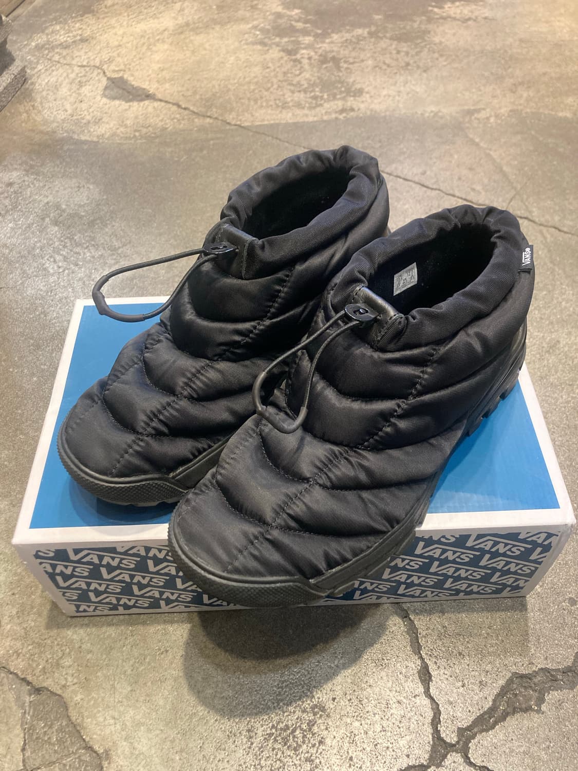 반스 볼트 슬립 하이커 LX 패딩부츠 블랙 285 상품이미지1