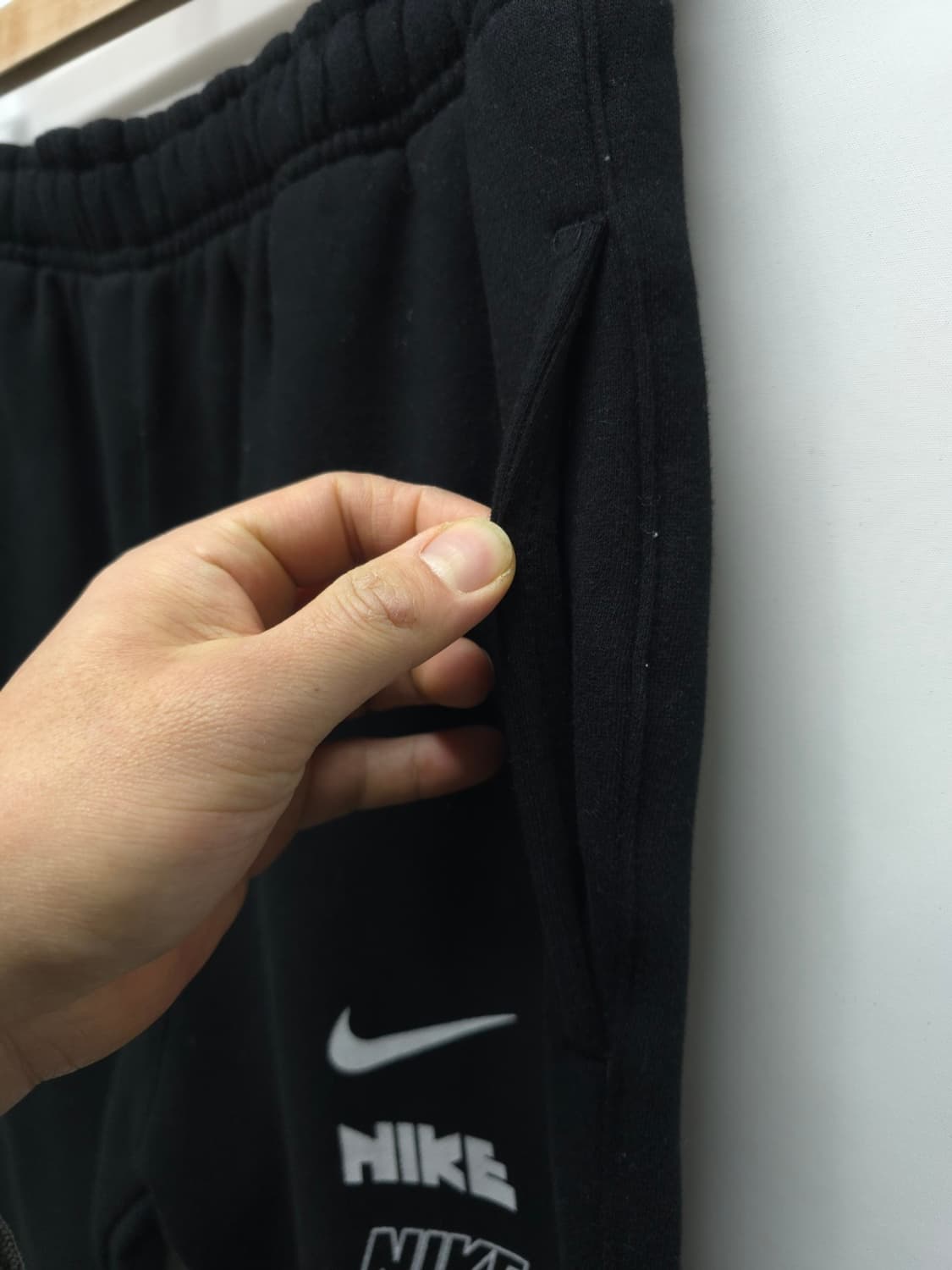 (새상품) 나이키 멀티 로고 그래픽 플리스 조거 팬츠 (32사이즈) 상품이미지4