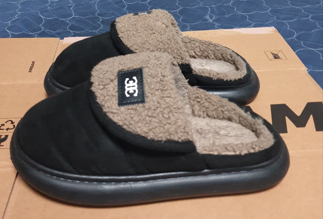 양털 패딩 슬리퍼 블랙 (245) 상품이미지2