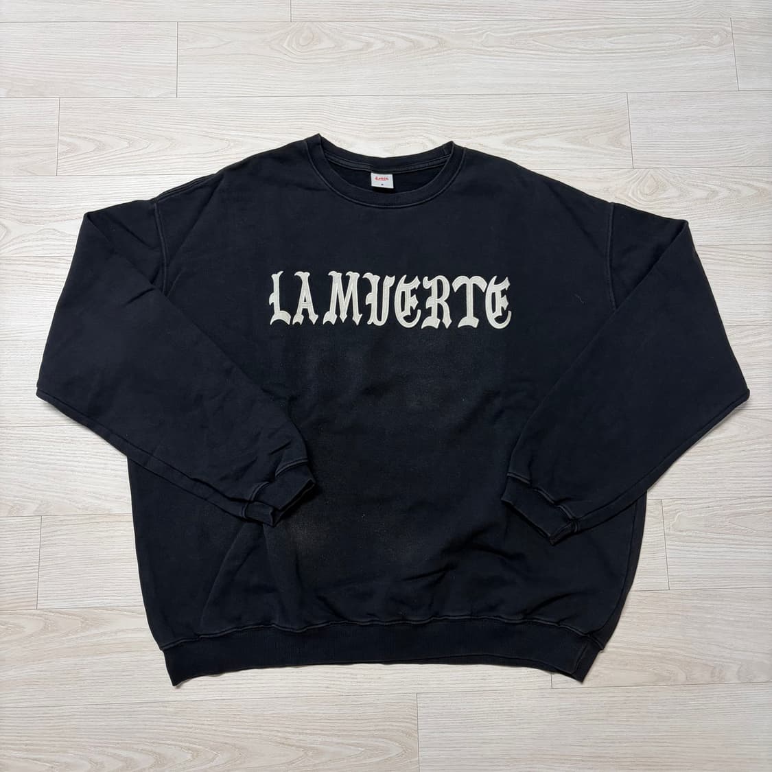 블랙아웃 피어스 스웻셔츠 맨투맨 상품이미지1