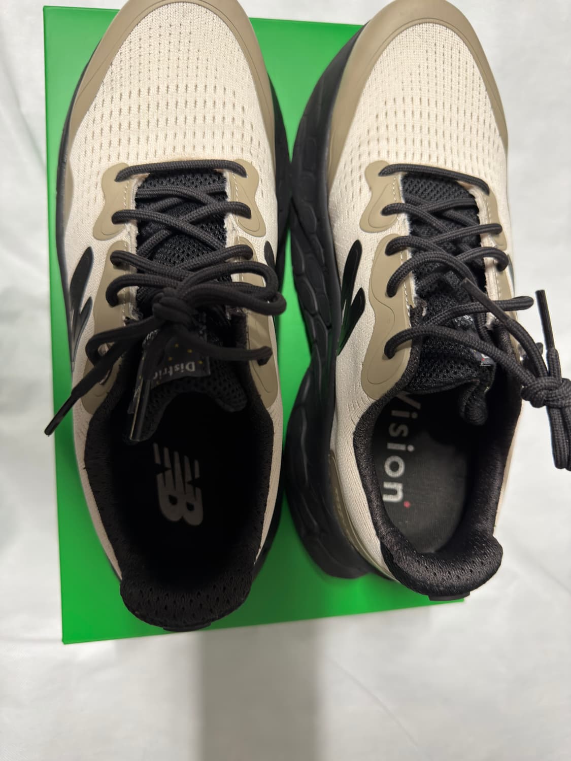 뉴발란스x디스트릭비전 상품이미지1