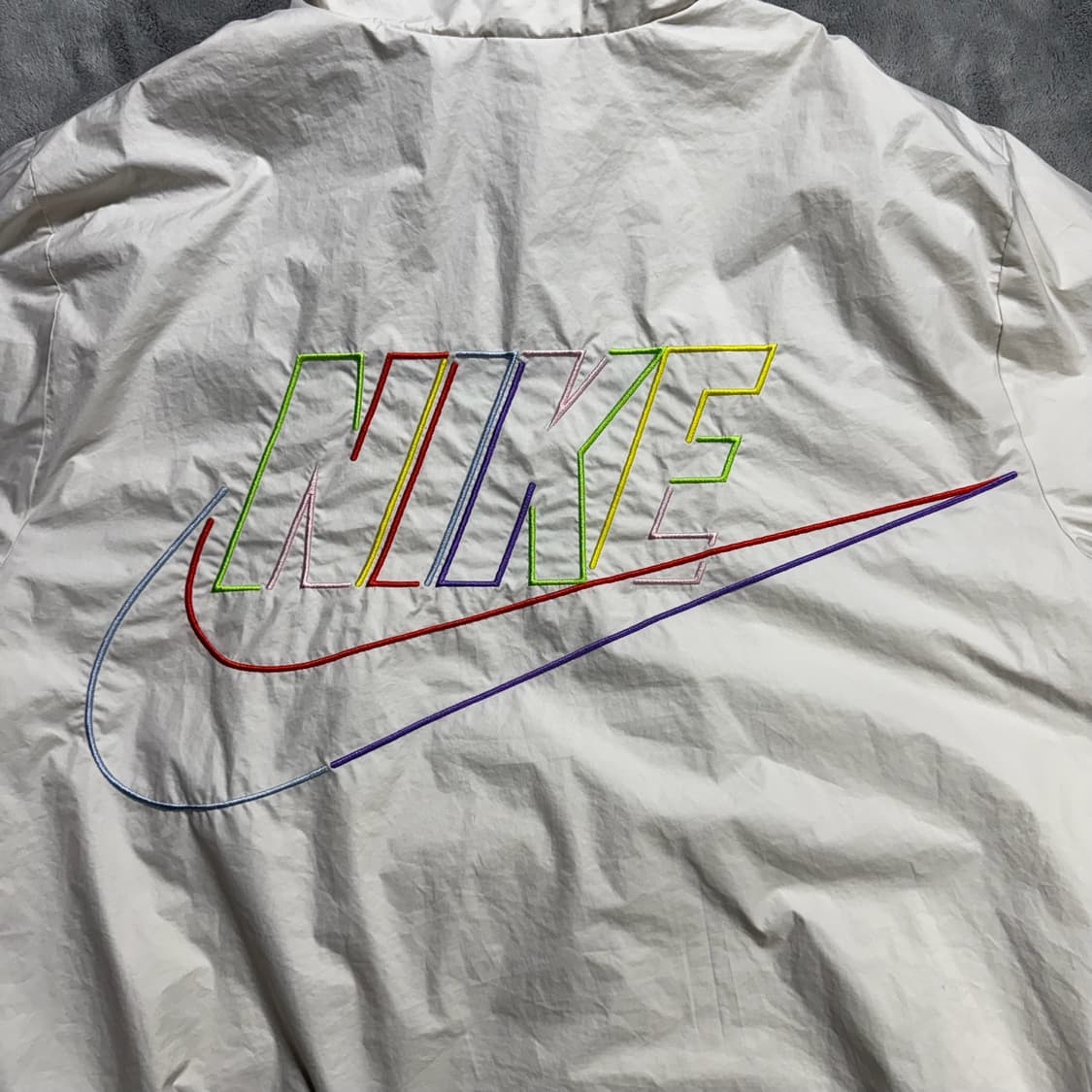 나이키 빅로고 바람막이 아이보리 상품이미지2