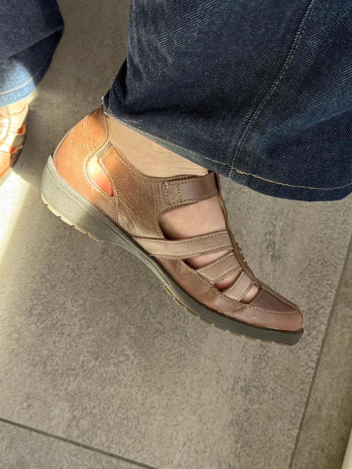 허쉬퍼피즈 가죽샌들 상품이미지3