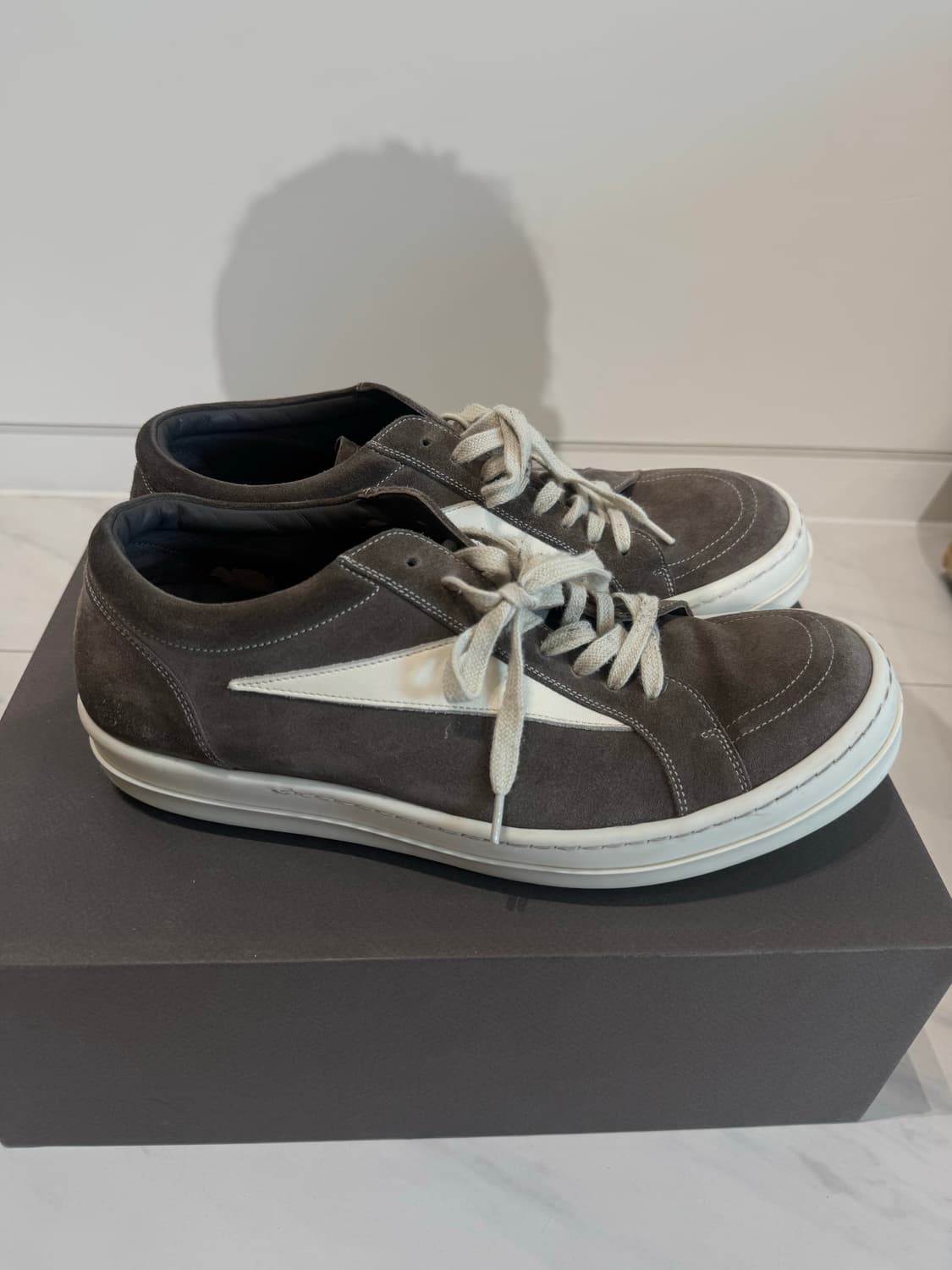 릭오웬스 반스 43 라몬즈 다크쉐도우 발망 지방시 erd 생로랑 상품이미지4