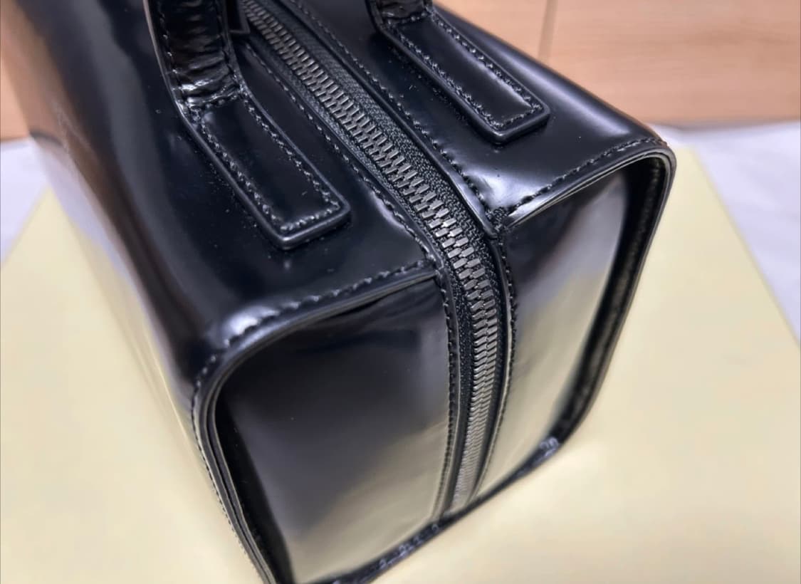 파사드패턴 파운드백 블랙 (상자, 더스트백 포함) 상품이미지5