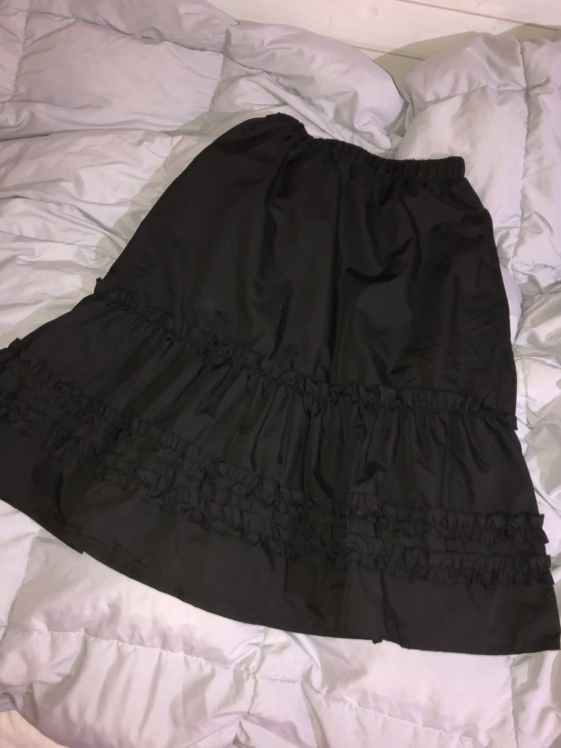 블랙 프릴 미디 스커트 상품이미지1