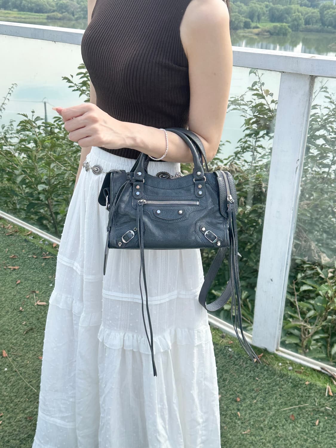 [A+ 정품] 발렌시아가 시티 모터백 미니 다크그레이 상품이미지10