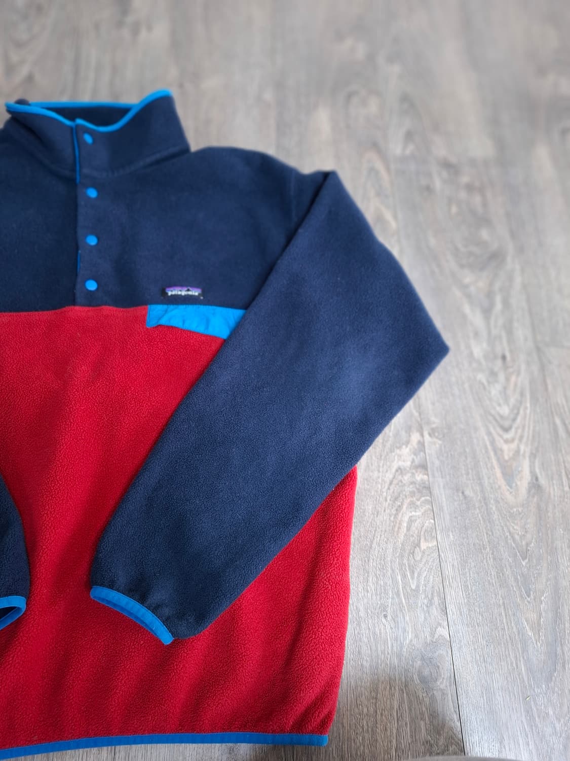 L 파타고니아 신칠라 플리스 풀오버 네이비/레드 상품이미지3