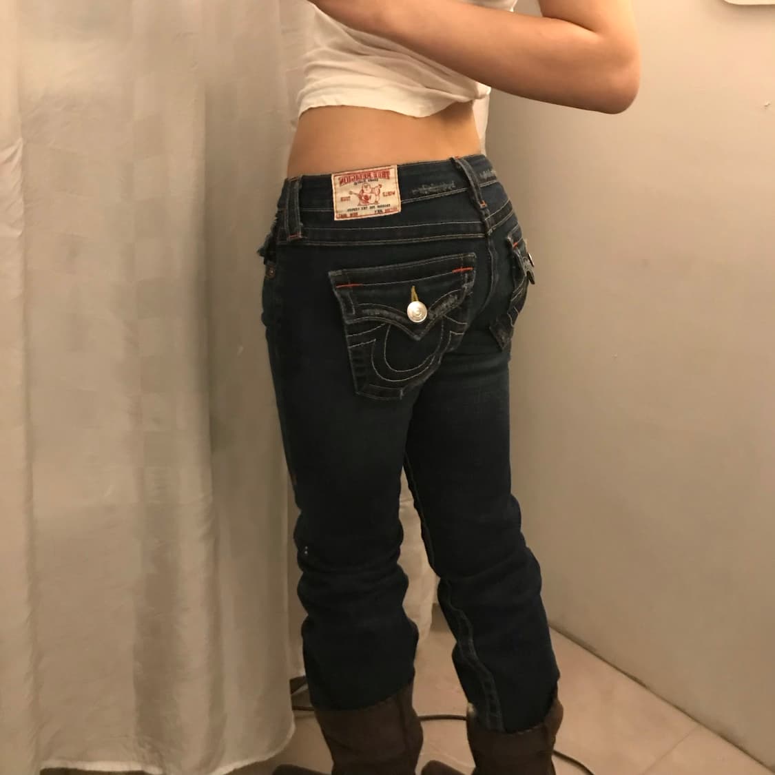 True Religion 트루릴리전 로우 데미지 부츠컷 데님 상품이미지1