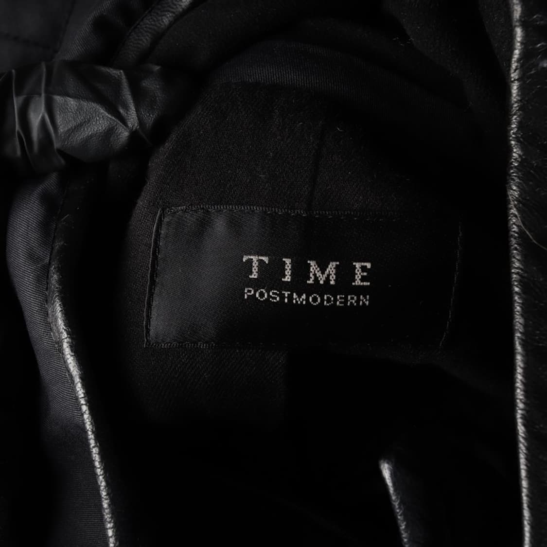 타임 포스트모던 하이넥 양가죽 배색 퀼팅 자켓 상품이미지5