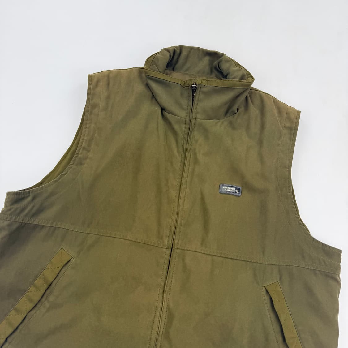 먼싱웨어 클래식 카키 패딩조끼 상품이미지2