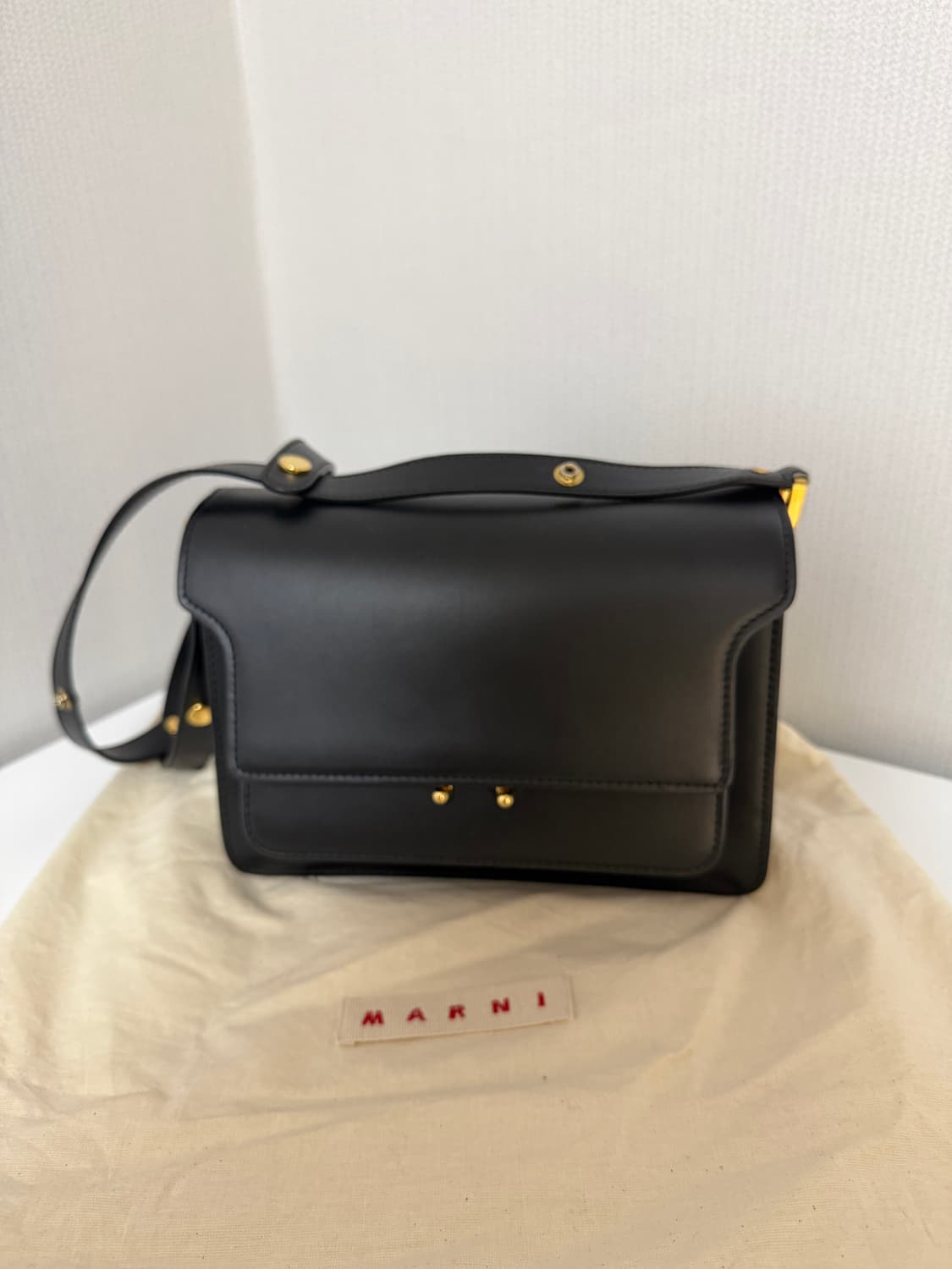 마르니 트렁크백 미디움 블랙 상품이미지1