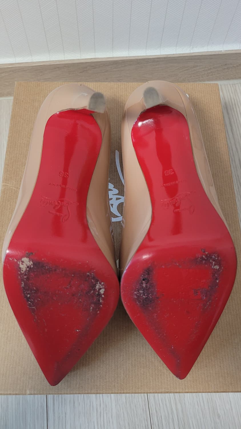 크리스찬 루부탱 피갈플라토120 36사이즈 판매합니다. 상품이미지6