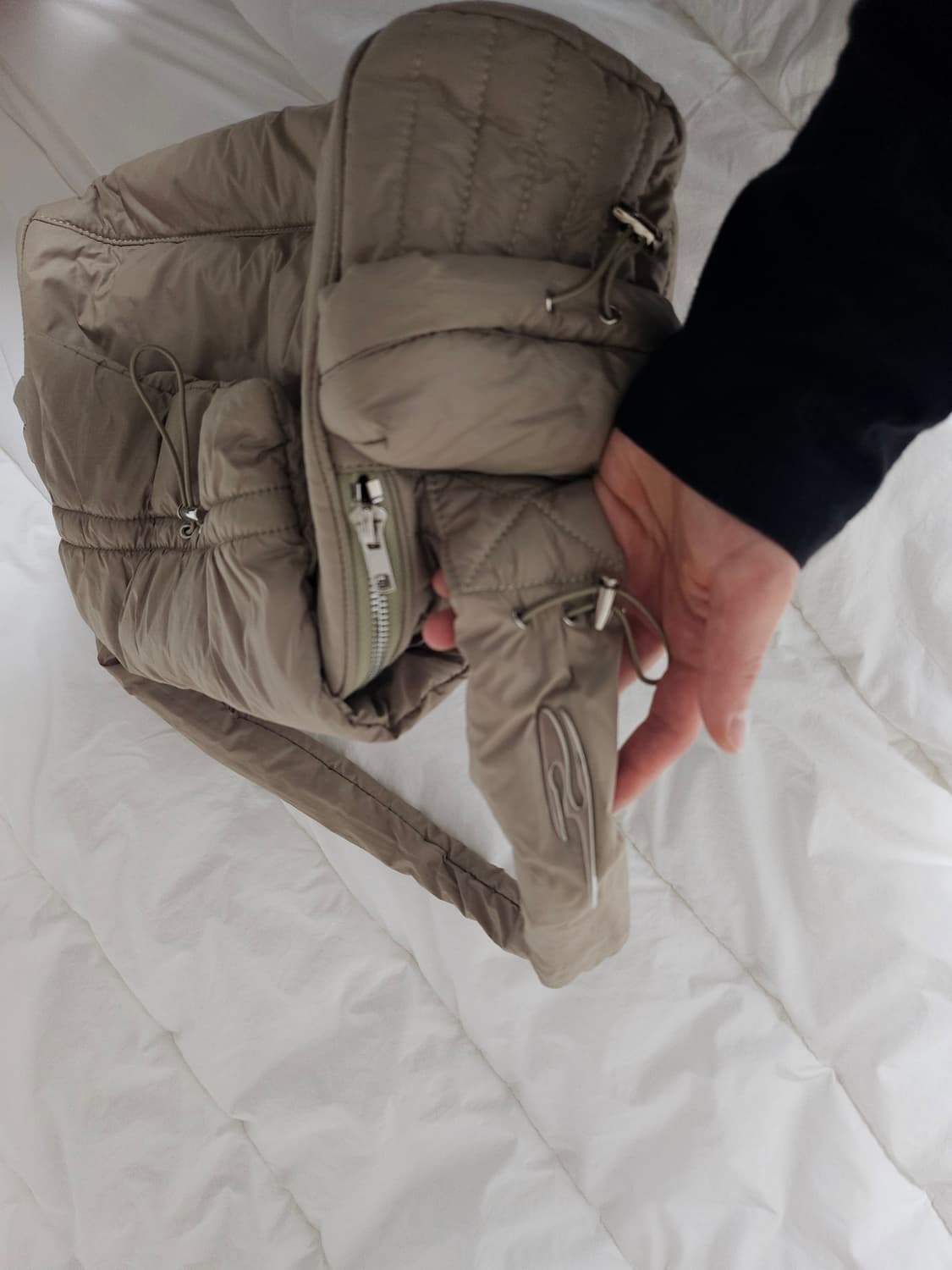 LEEY 셔링 숄더 패디드백 베이지 (레드벨벳 예리 착용) 상품이미지6