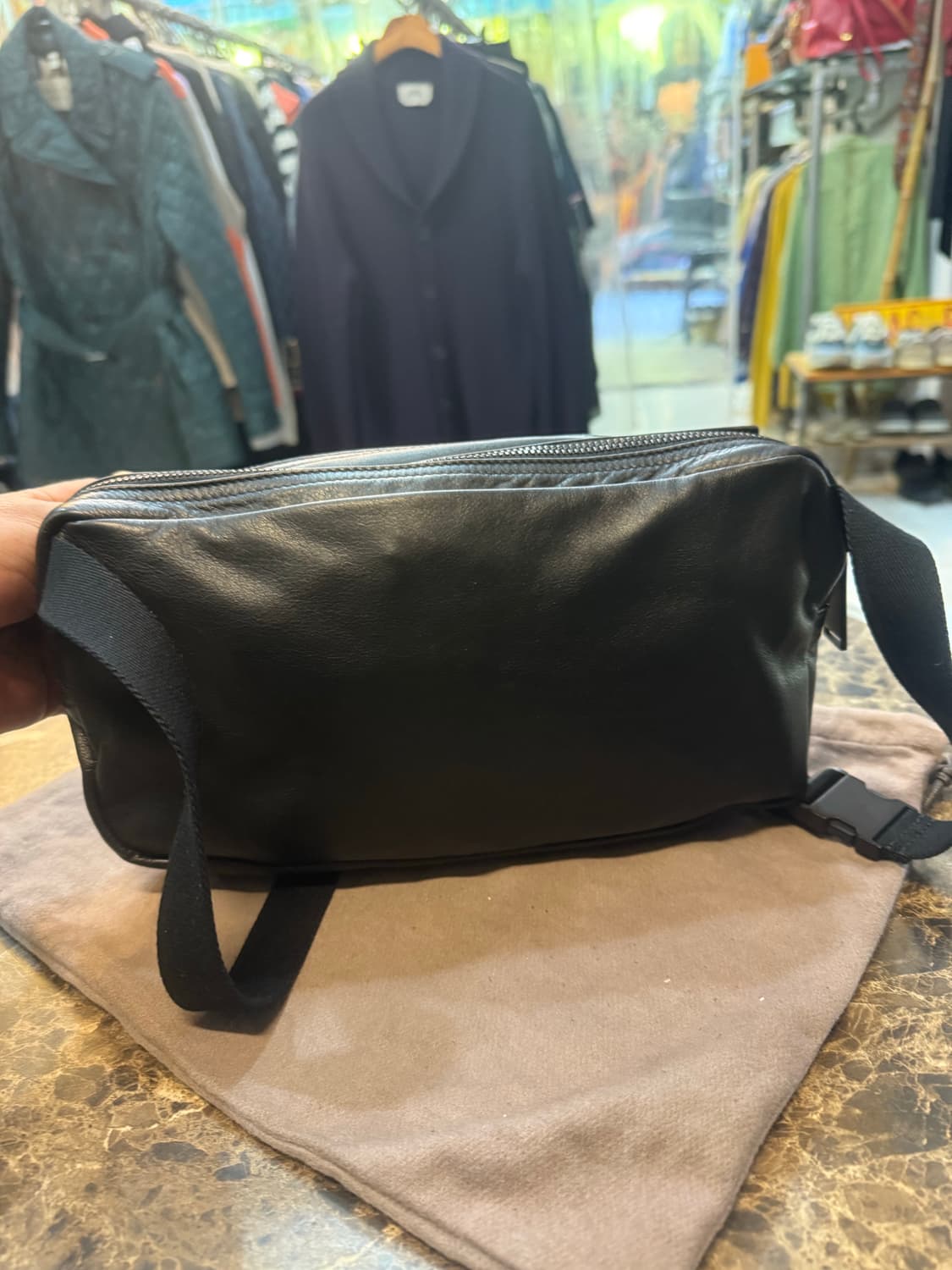 25ss 정품 보테카베네타 도큐먼트 벨트백 팝니다 상품이미지3