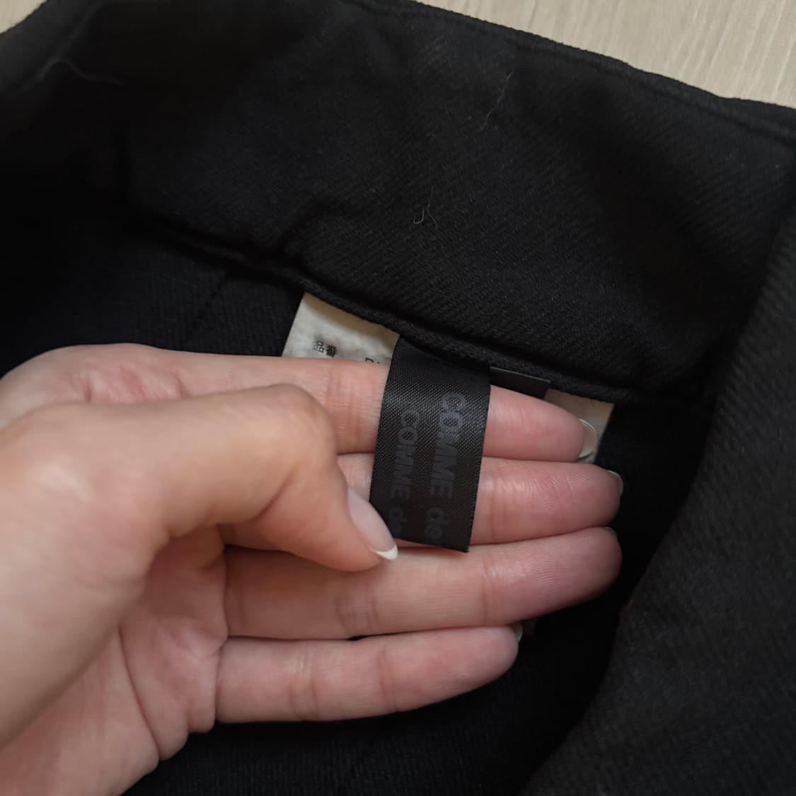 Comme des garcons 꼼데가르송 블랙 플리츠 스커트 상품이미지2