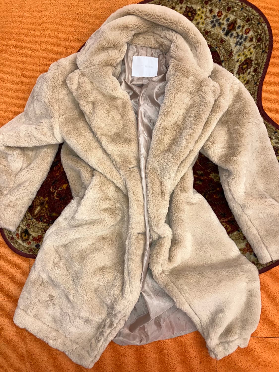 세실맥비 캬라멜 퍼코트 상품이미지3