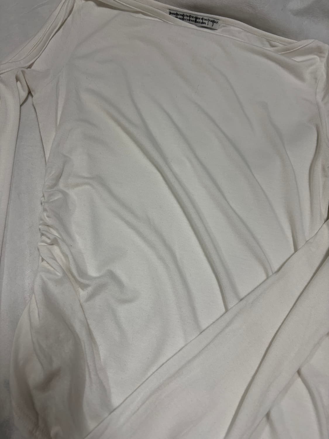 보헴서 드레이프 오프숄더 티 상품이미지4