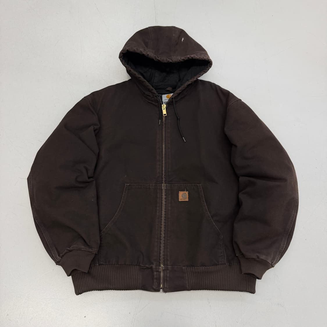 칼하트 OG J130 DKB 가죽패치 다크브라운 덕액티브 후드 워크자켓 상품이미지2