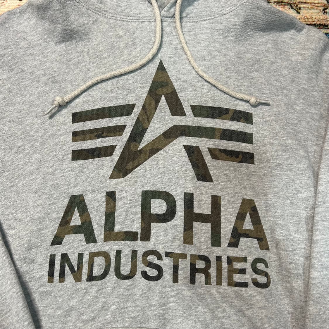 [L] 알파 인더스트리 카모 로고 후드티 상품이미지2