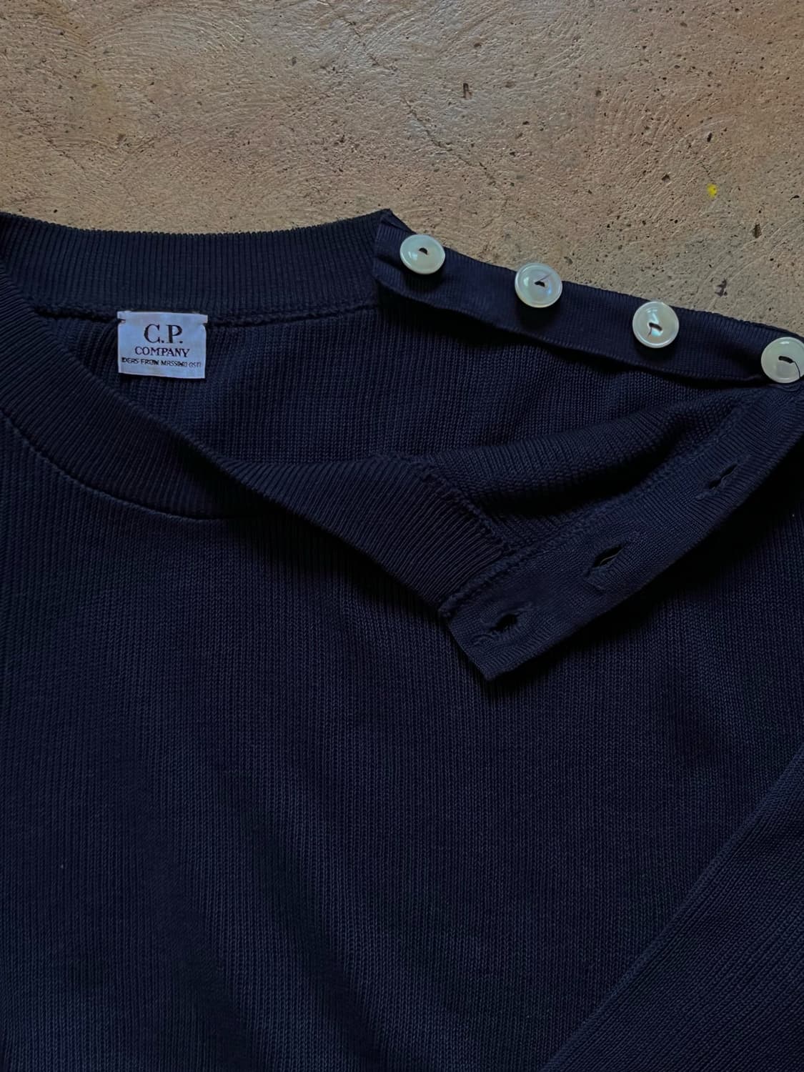 83AW CP컴퍼니 아카이브 숄더 비대칭 버튼업 니트 상품이미지3