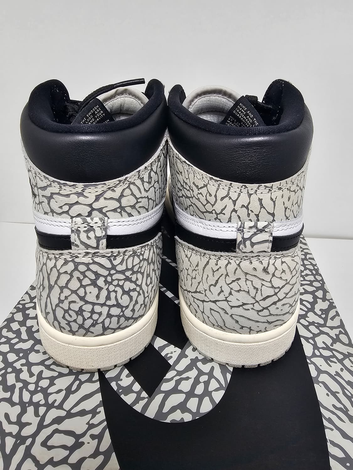 새상품급 조던 1 레트로 하이 OG 화이트 시멘트 상품이미지3