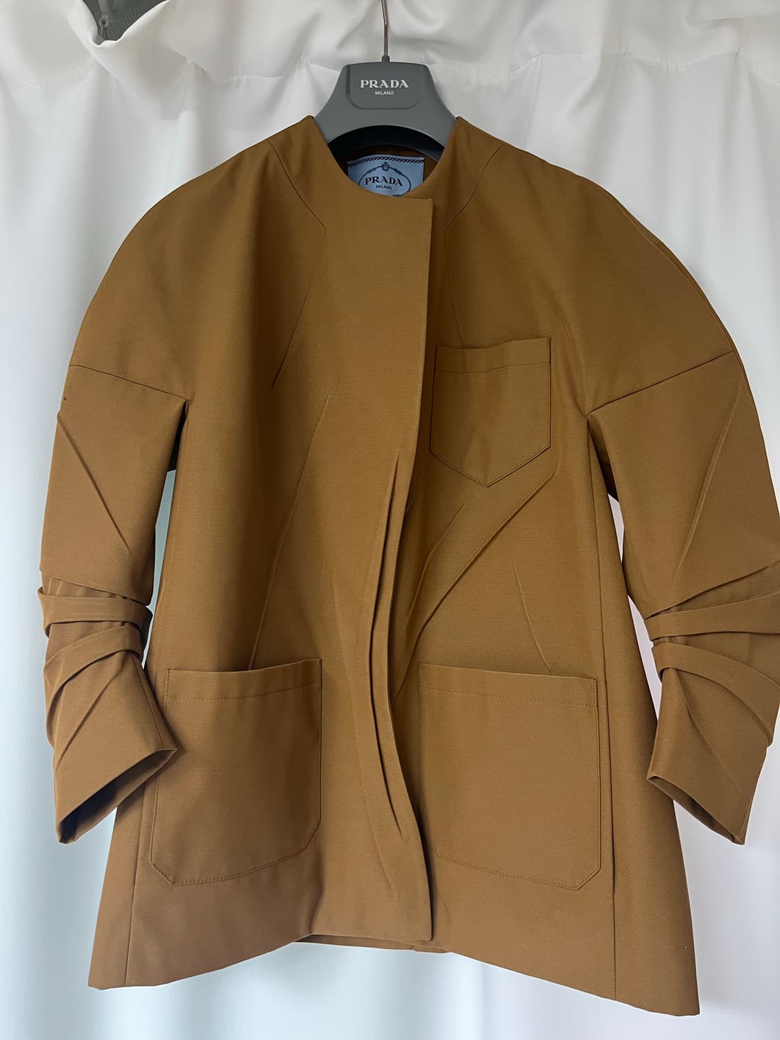 프라다 백 삼각로고 카라리스 링클 개버딘 재킷 상품이미지1