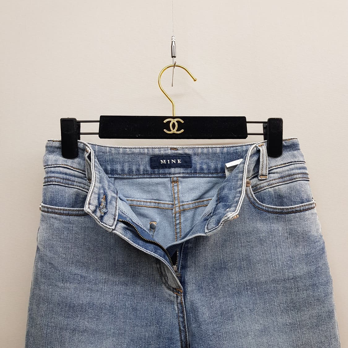 한섬 마인 2024 워싱 스트레이트 데님 팬츠 67-98사이즈 상품이미지4