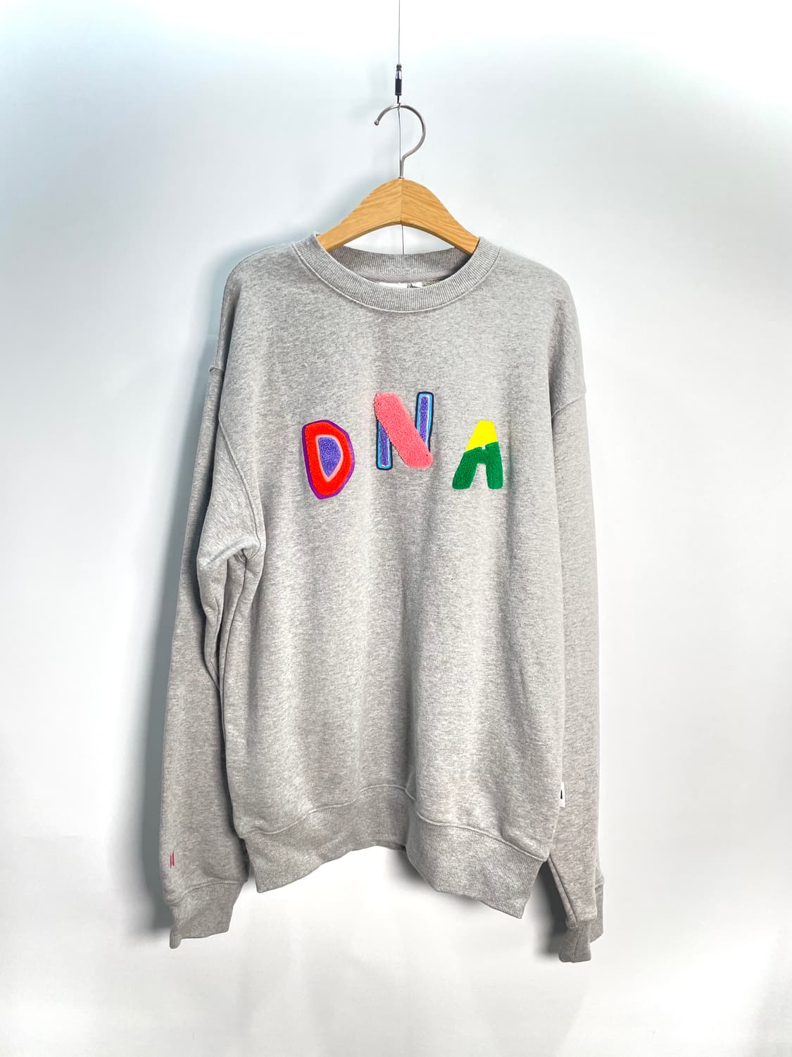 BTS 방탄소년단 뷔 착용 DNA 굿즈 한정판 맨투맨 상품이미지1