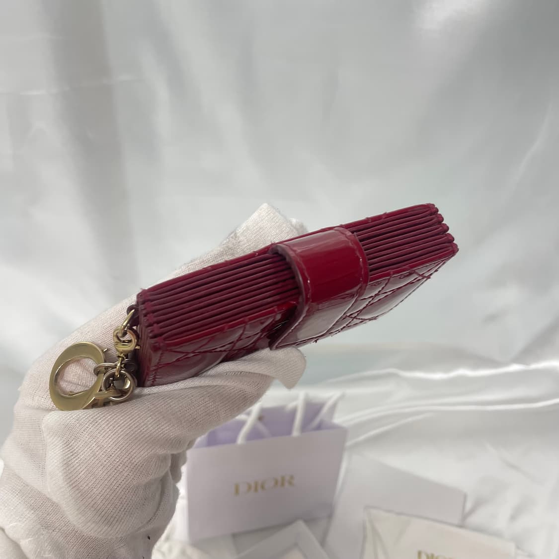 디올 레이디 유광 페이던트 버건디 카드지갑 상품이미지7