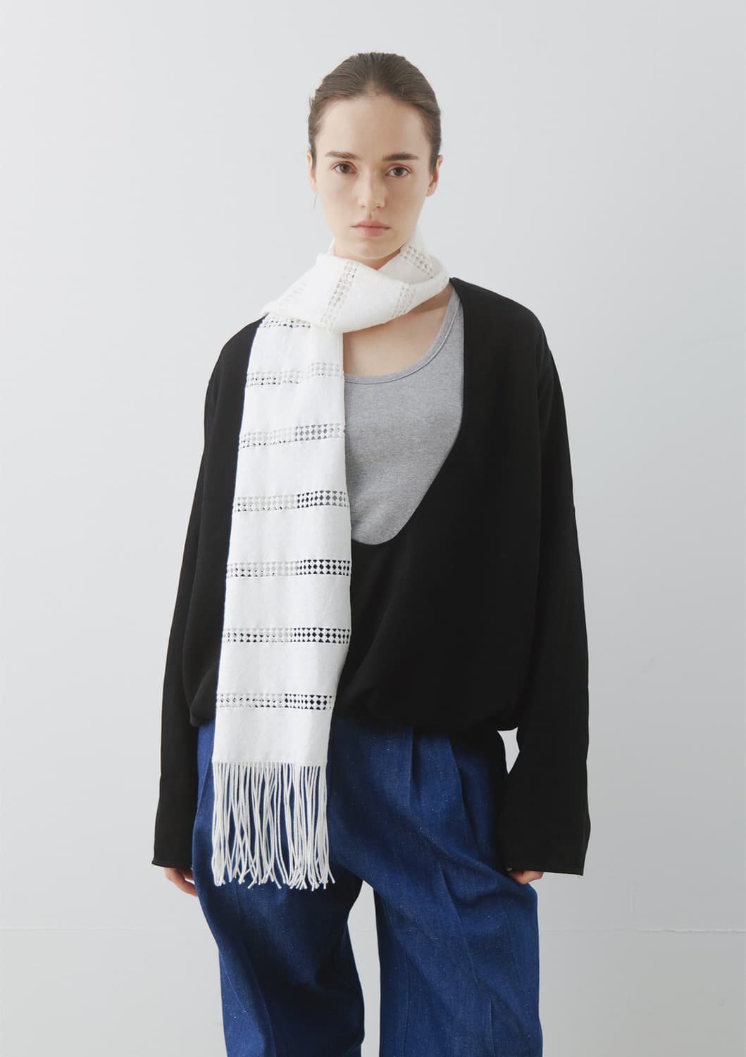 문달 Fluid Layered Top in Black 상품이미지1