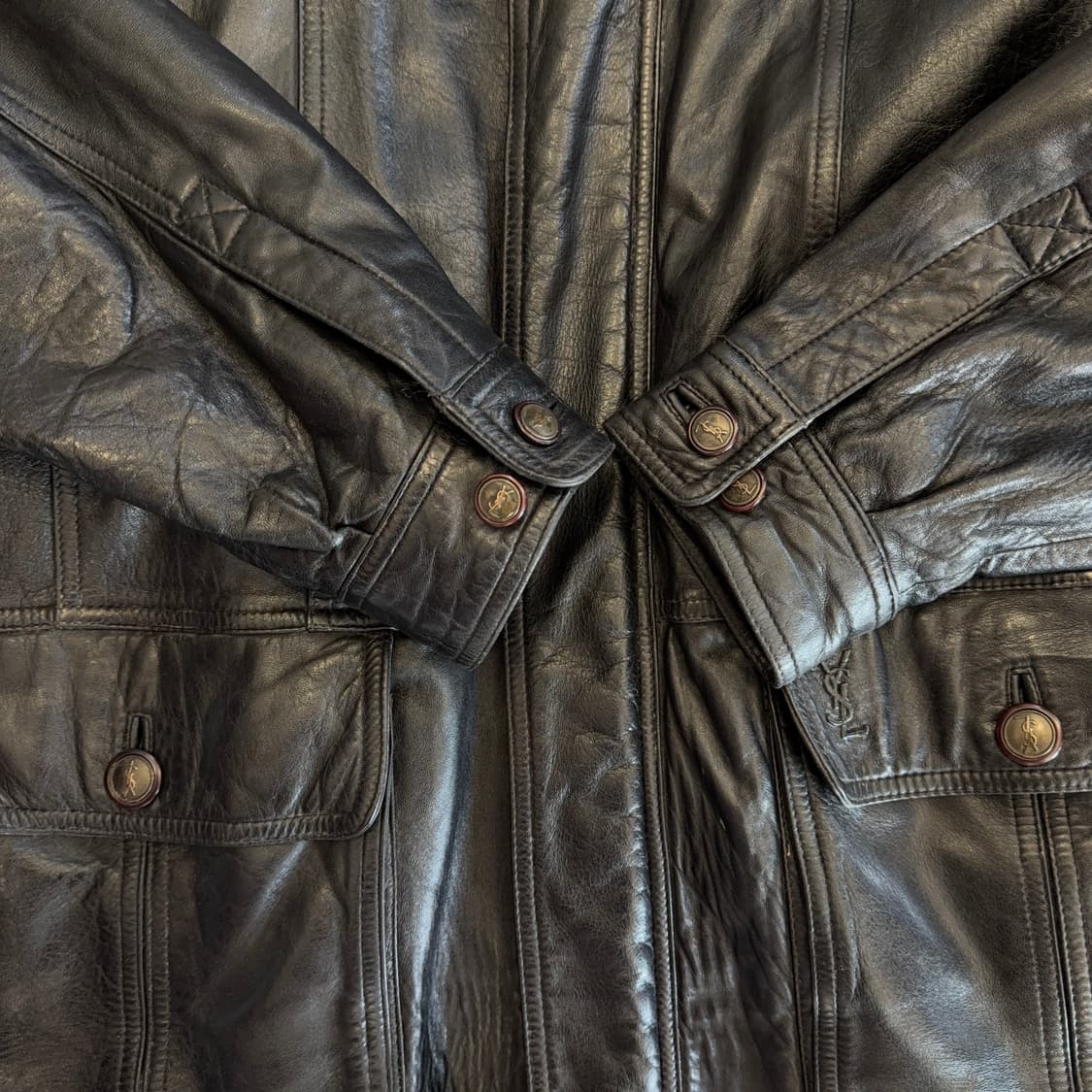 입생로랑 뿌르 옴므 양가죽 하프 자켓 상품이미지3