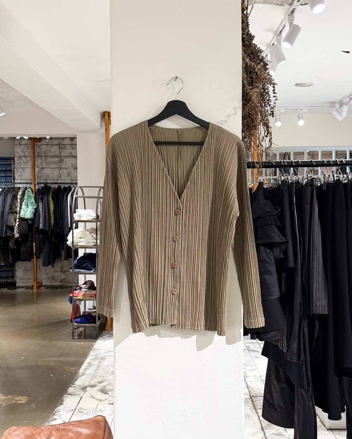 플리츠 플리즈 카키 폴딩 슬리브 펀칭 브이넥 자켓 상품이미지1